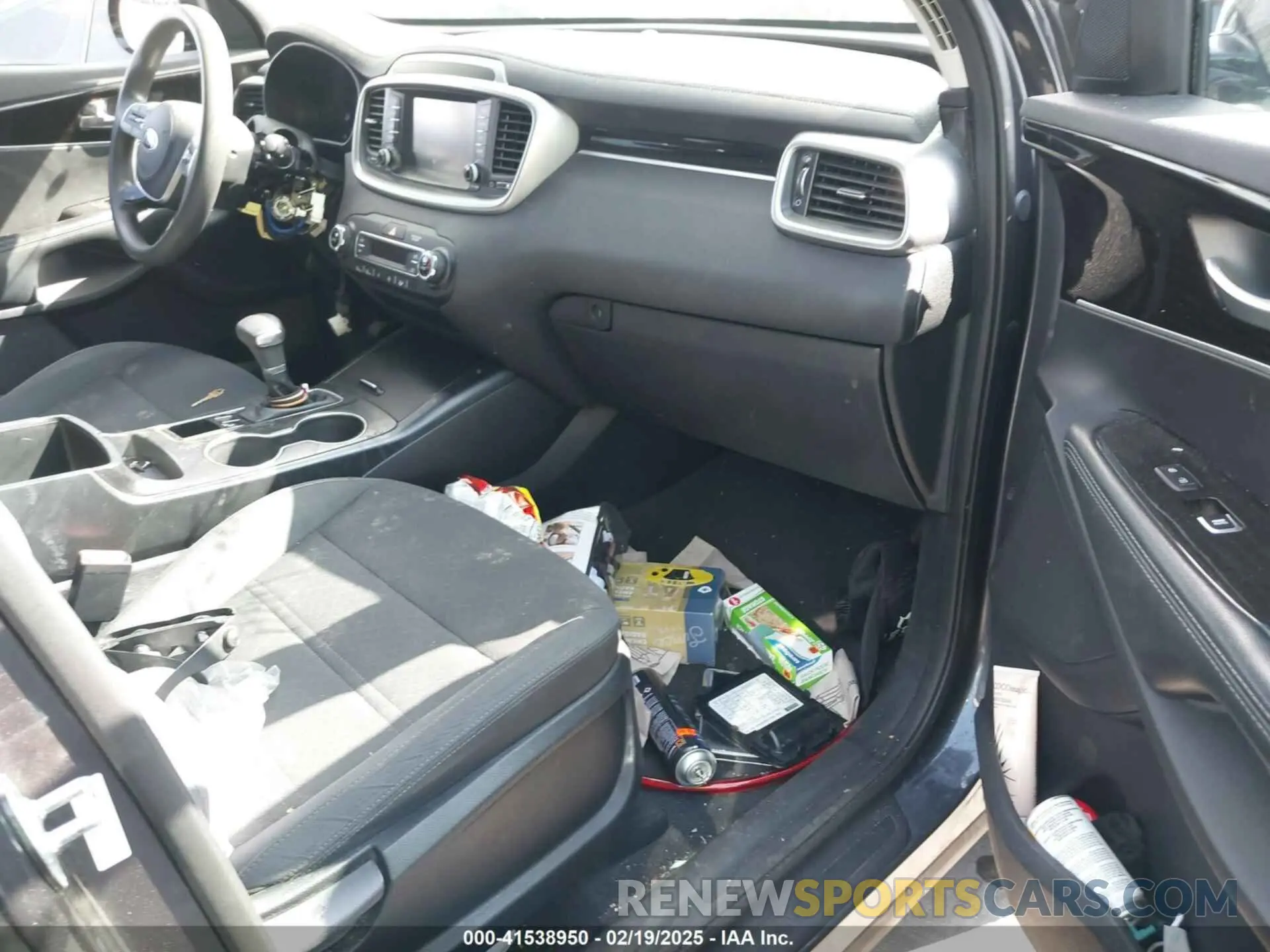 5 fotografías del automóvil dañado 5XYPGDA55KG553235 KIA SORENTO 2019