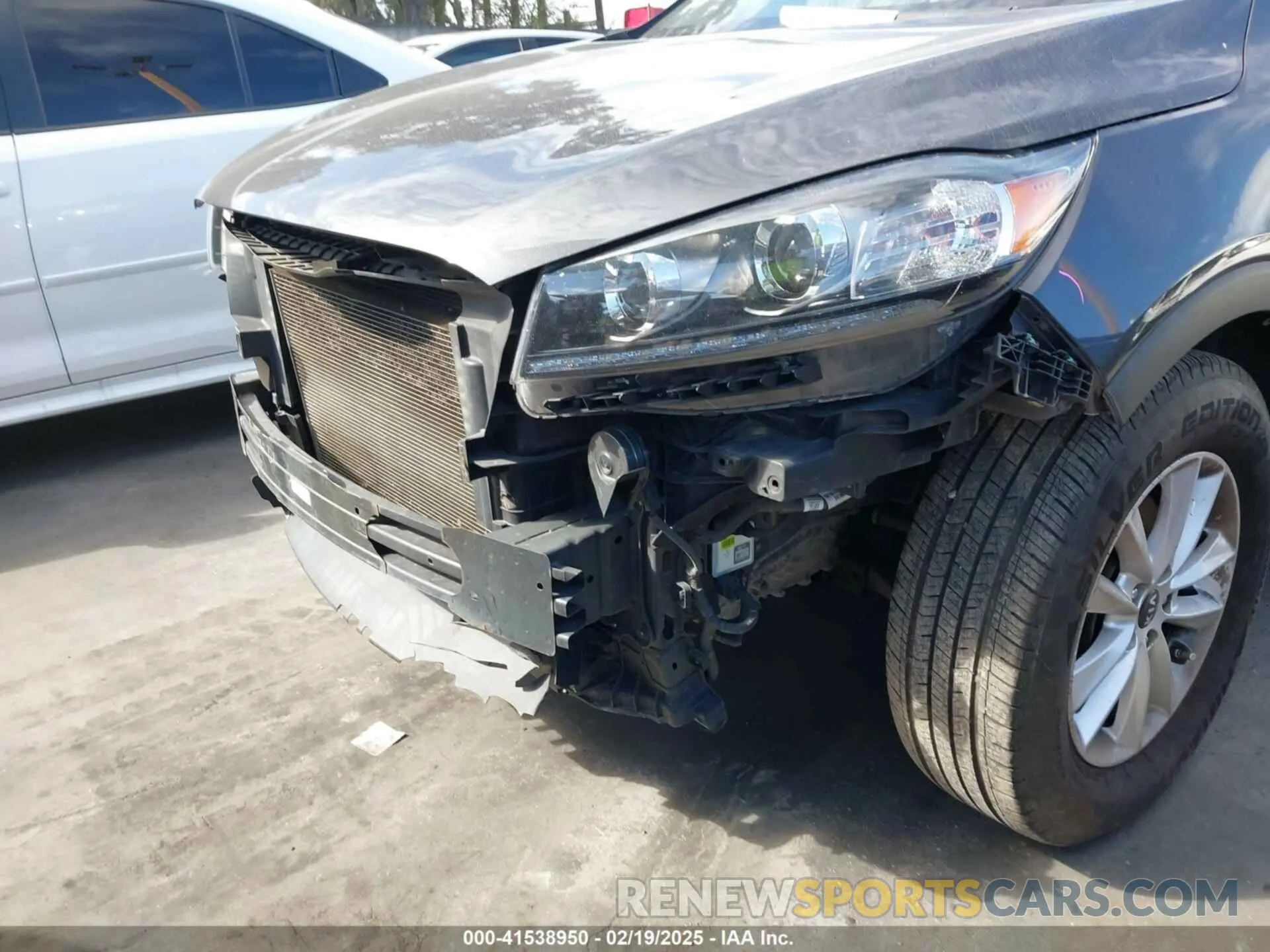 6 fotografías del automóvil dañado 5XYPGDA55KG553235 KIA SORENTO 2019