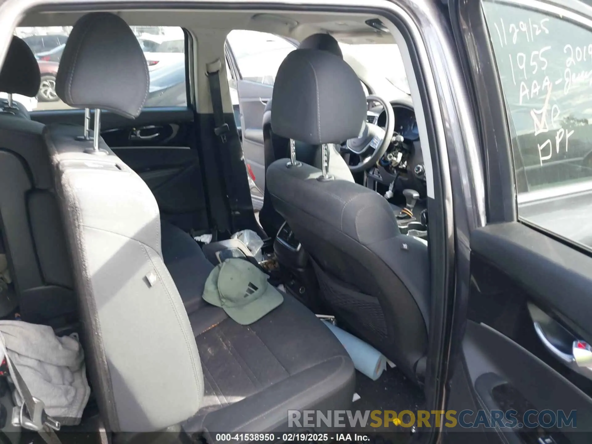 8 fotografías del automóvil dañado 5XYPGDA55KG553235 KIA SORENTO 2019