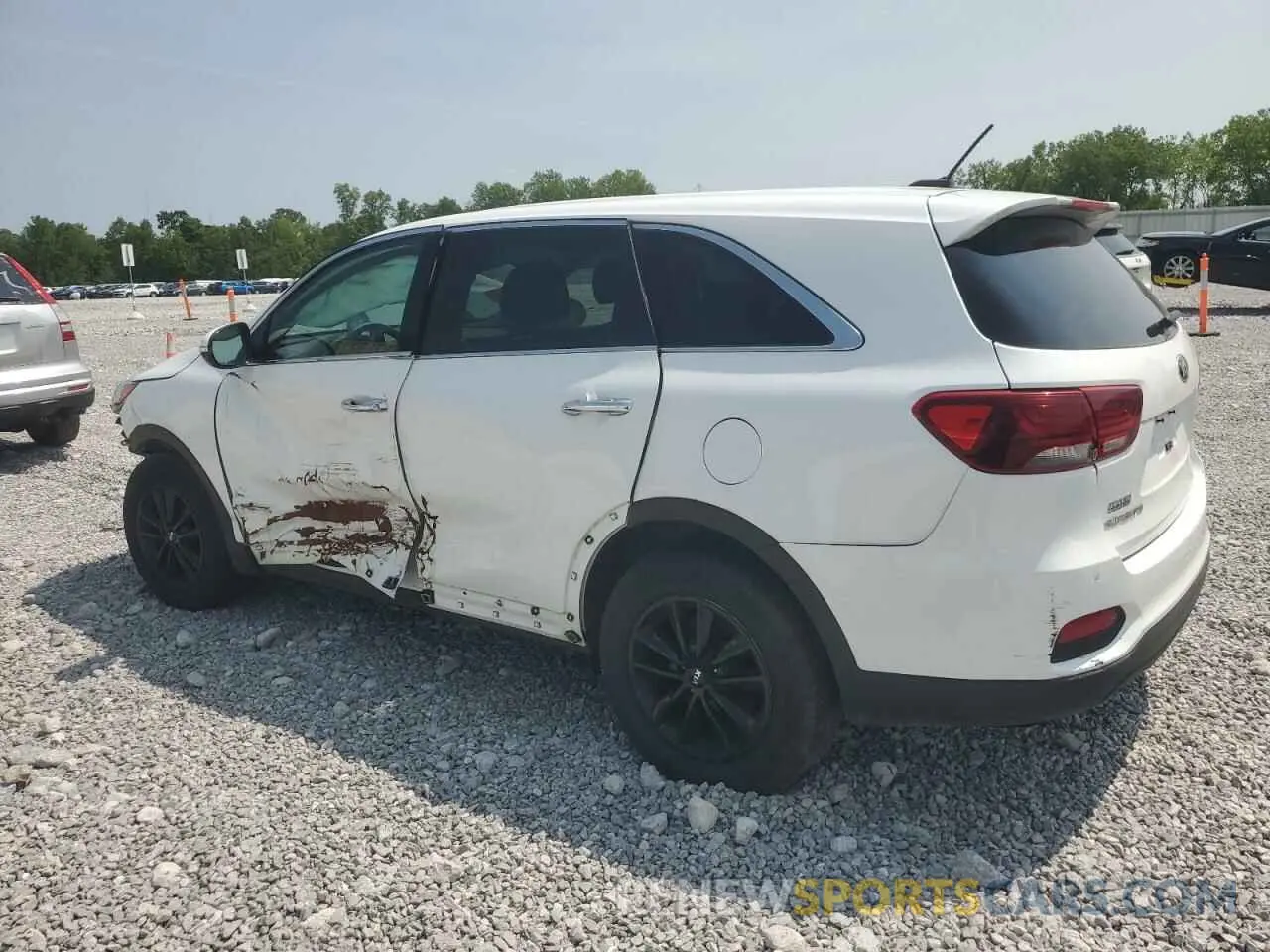 2 fotografías del automóvil dañado 5XYPGDA57KG466792 KIA SORENTO 2019