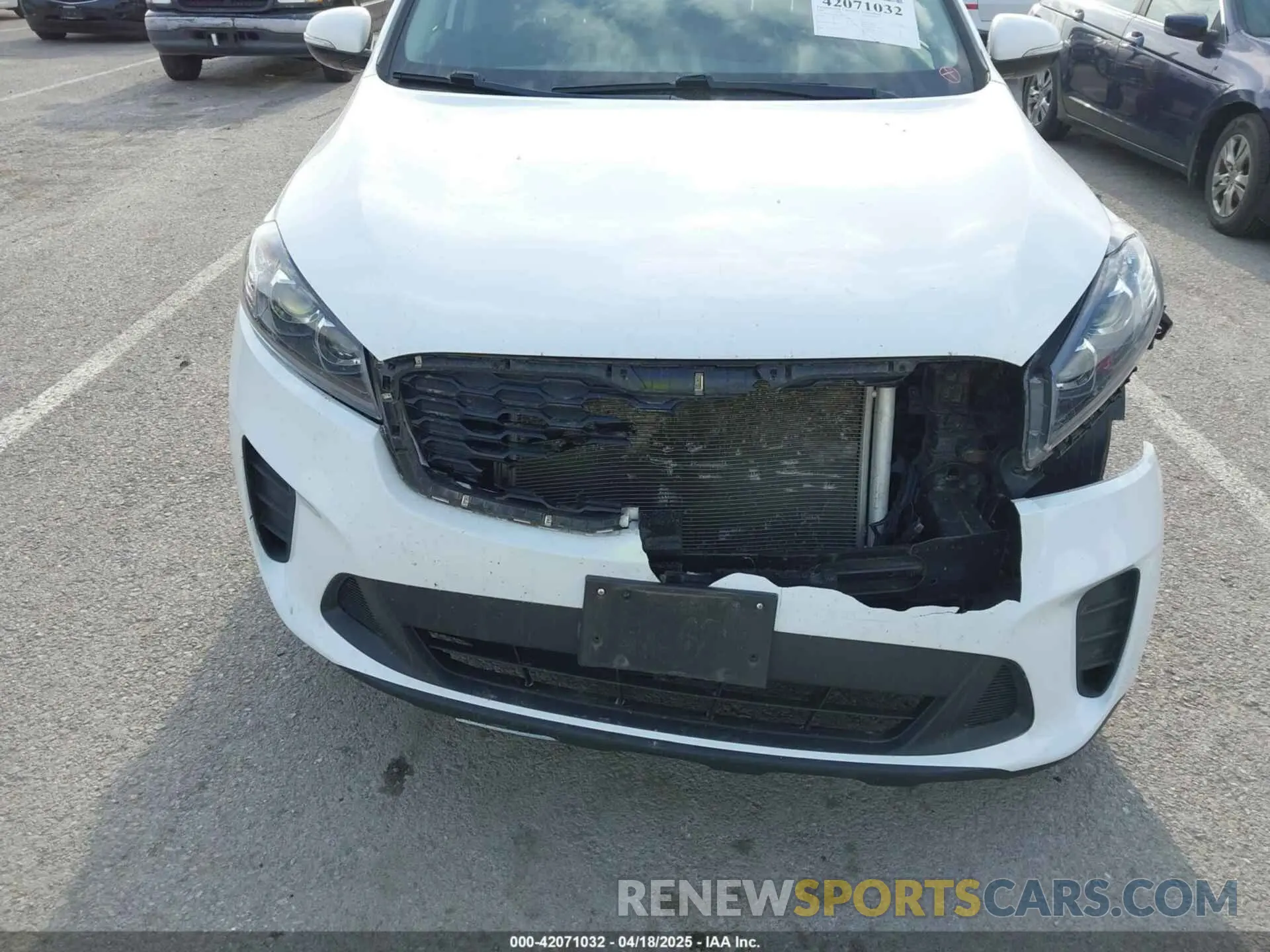 17 fotografías del automóvil dañado 5XYPGDA57KG487111 KIA SORENTO 2019