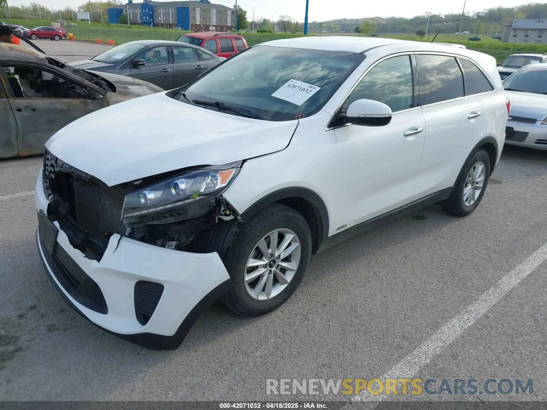 2 fotografías del automóvil dañado 5XYPGDA57KG487111 KIA SORENTO 2019