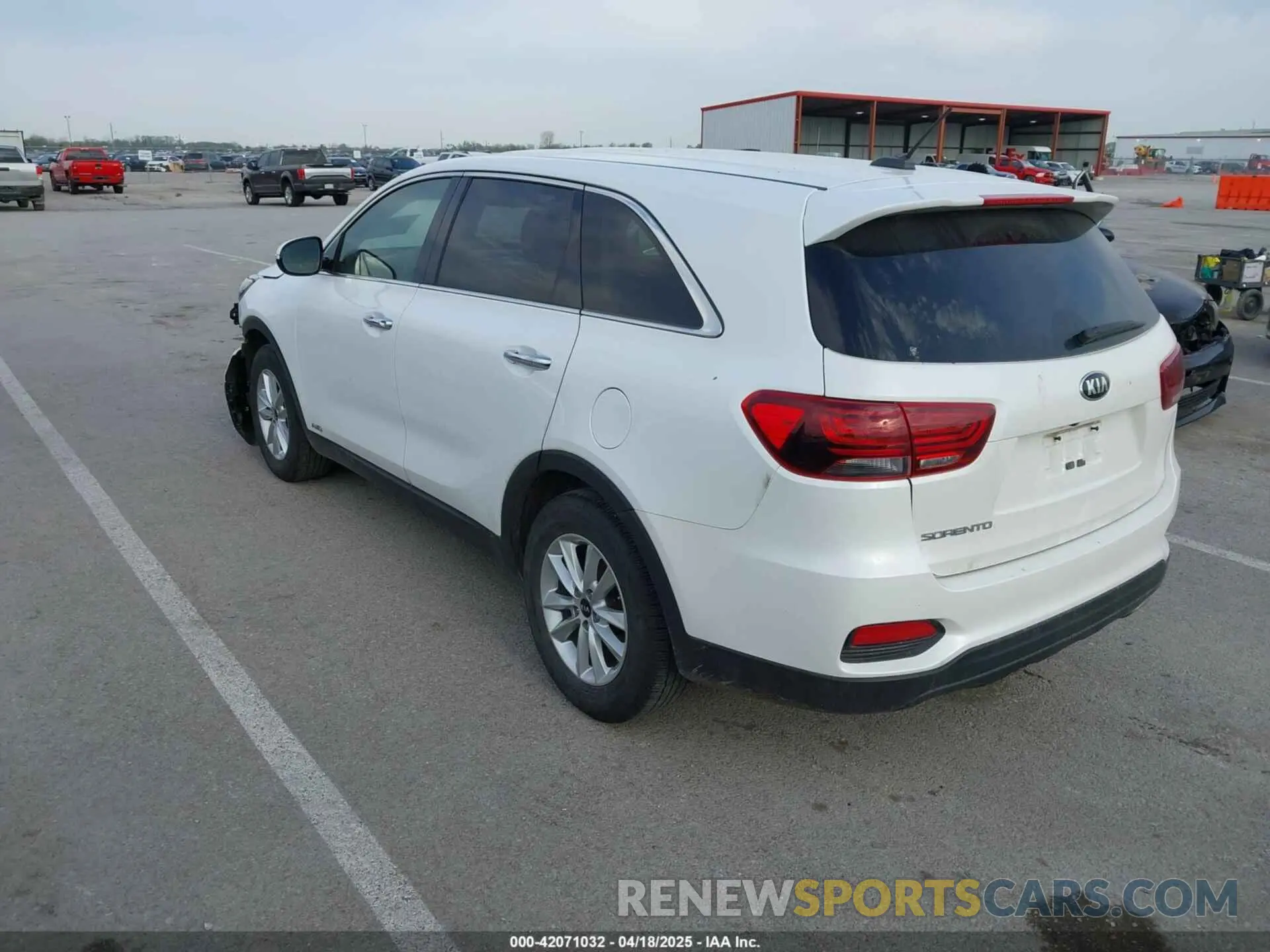 3 fotografías del automóvil dañado 5XYPGDA57KG487111 KIA SORENTO 2019
