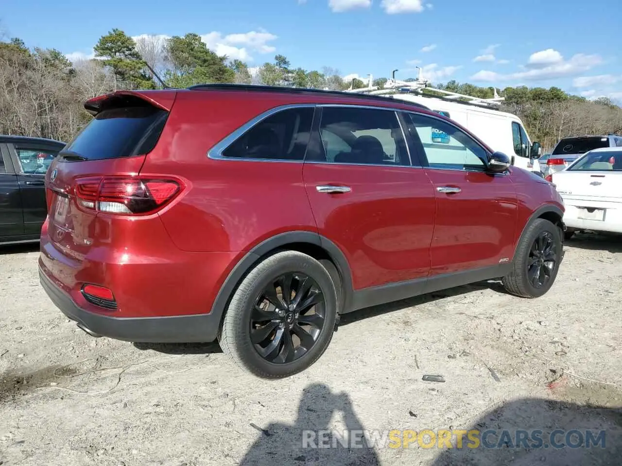 3 fotografías del automóvil dañado 5XYPGDA57KG584678 KIA SORENTO 2019