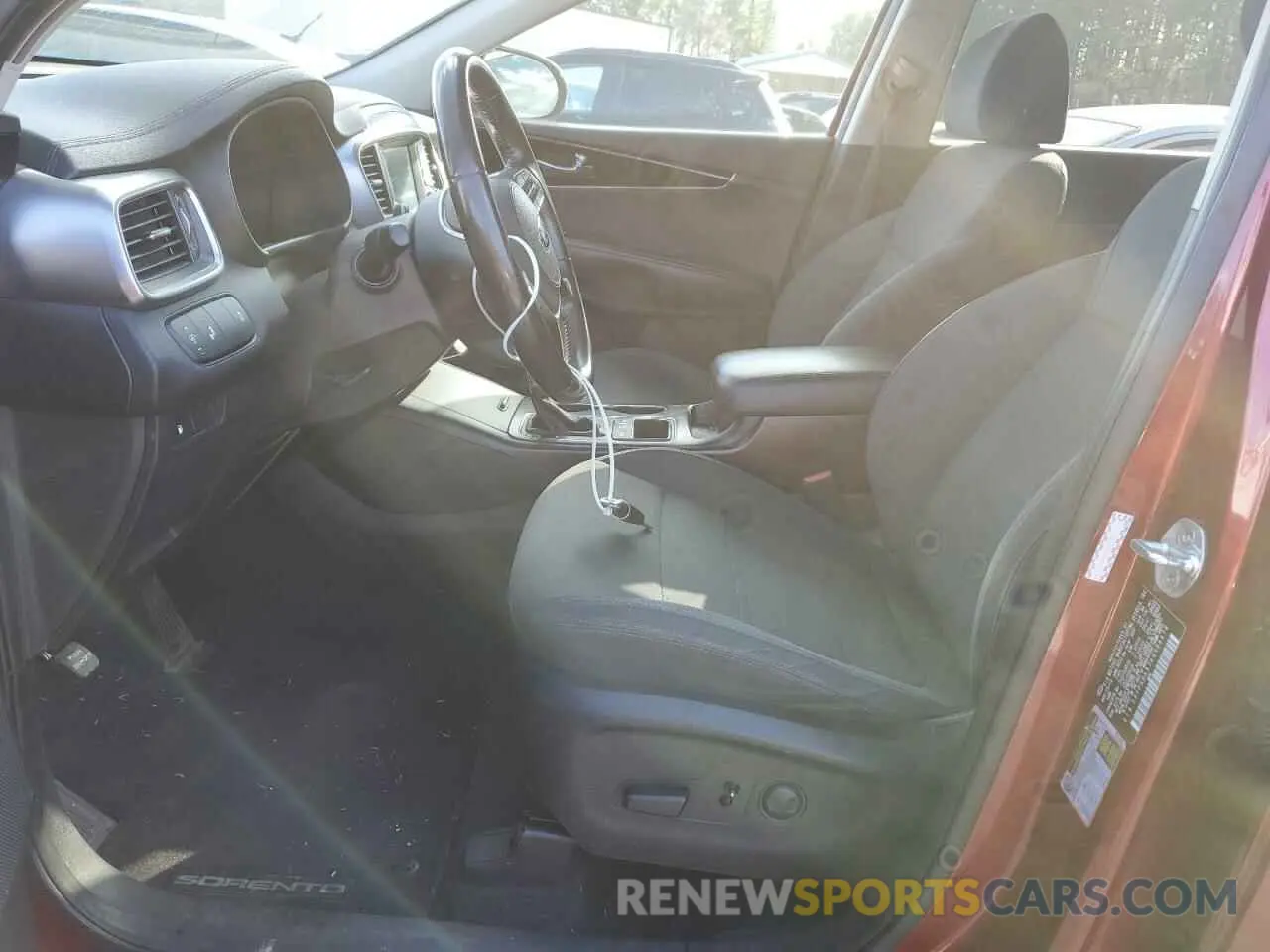 7 fotografías del automóvil dañado 5XYPGDA57KG584678 KIA SORENTO 2019