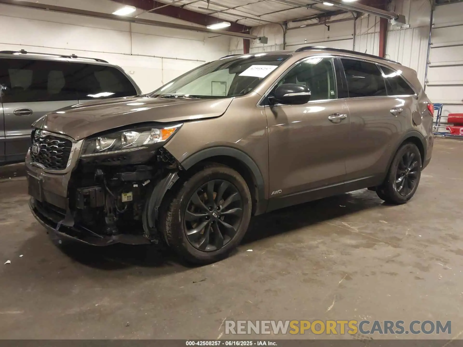 2 fotografías del automóvil dañado 5XYPGDA58KG588030 KIA SORENTO 2019