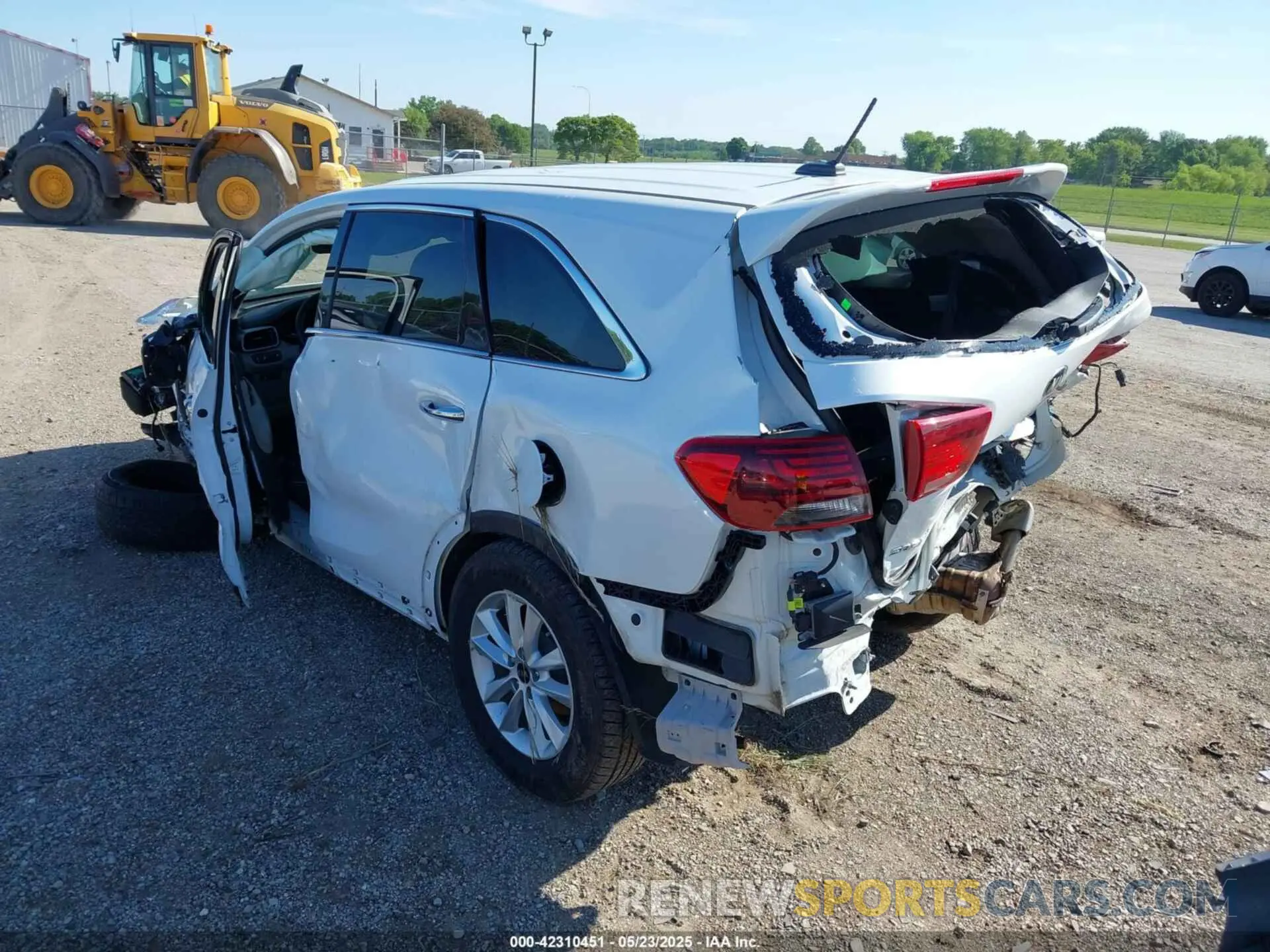 3 fotografías del automóvil dañado 5XYPGDA59KG477907 KIA SORENTO 2019
