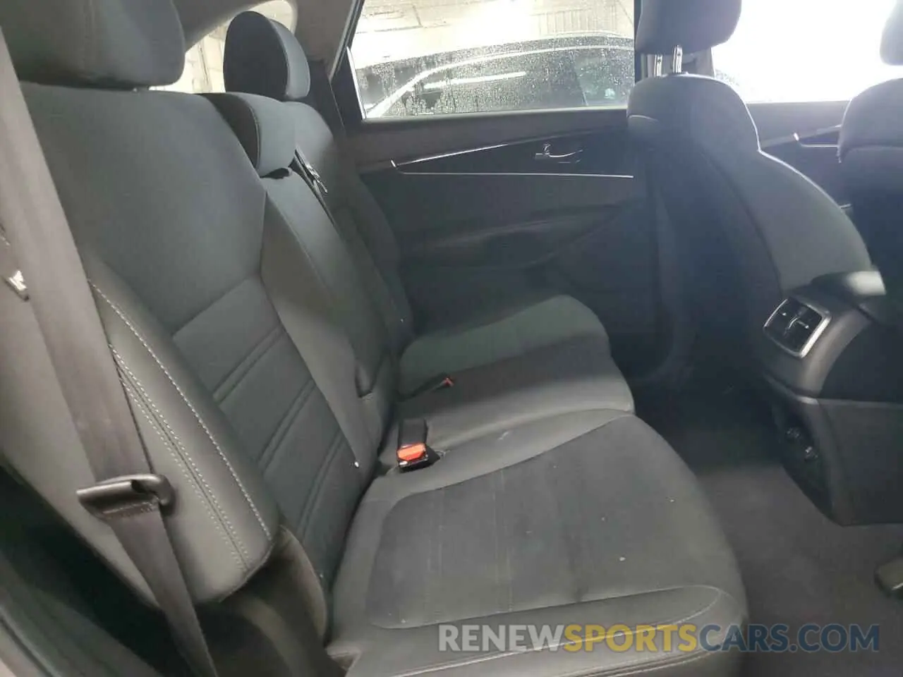 11 fotografías del automóvil dañado 5XYPGDA5XKG449193 KIA SORENTO 2019