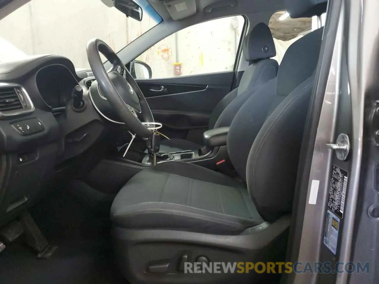 7 fotografías del automóvil dañado 5XYPGDA5XKG449193 KIA SORENTO 2019