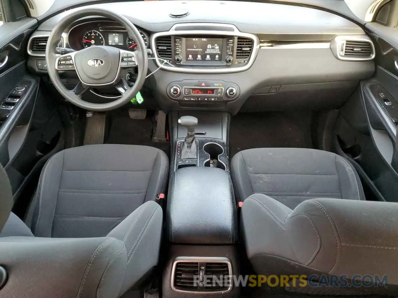 8 fotografías del automóvil dañado 5XYPGDA5XKG449209 KIA SORENTO 2019