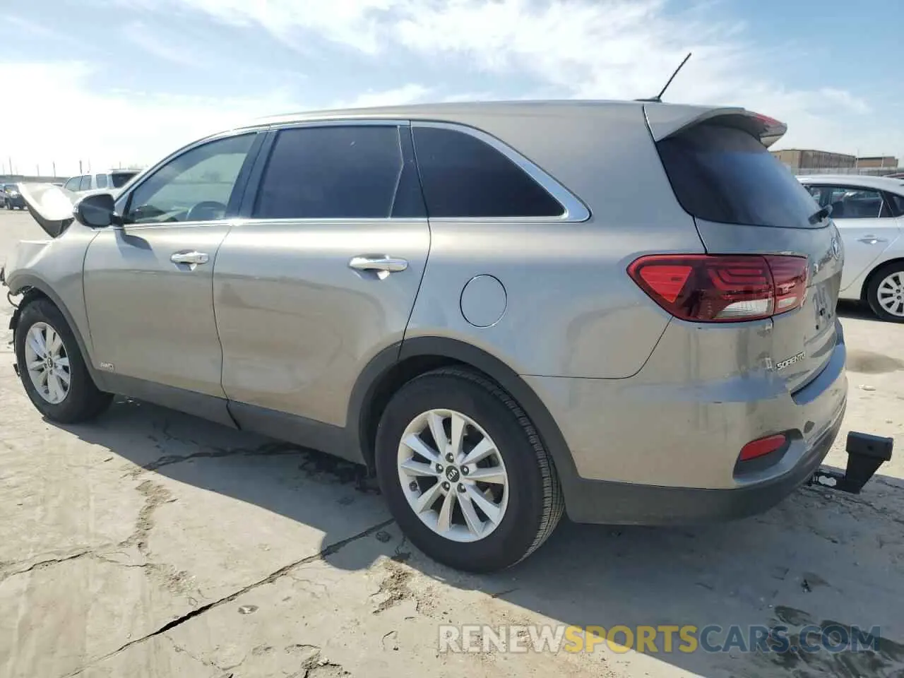 2 fotografías del automóvil dañado 5XYPGDA5XKG466611 KIA SORENTO 2019