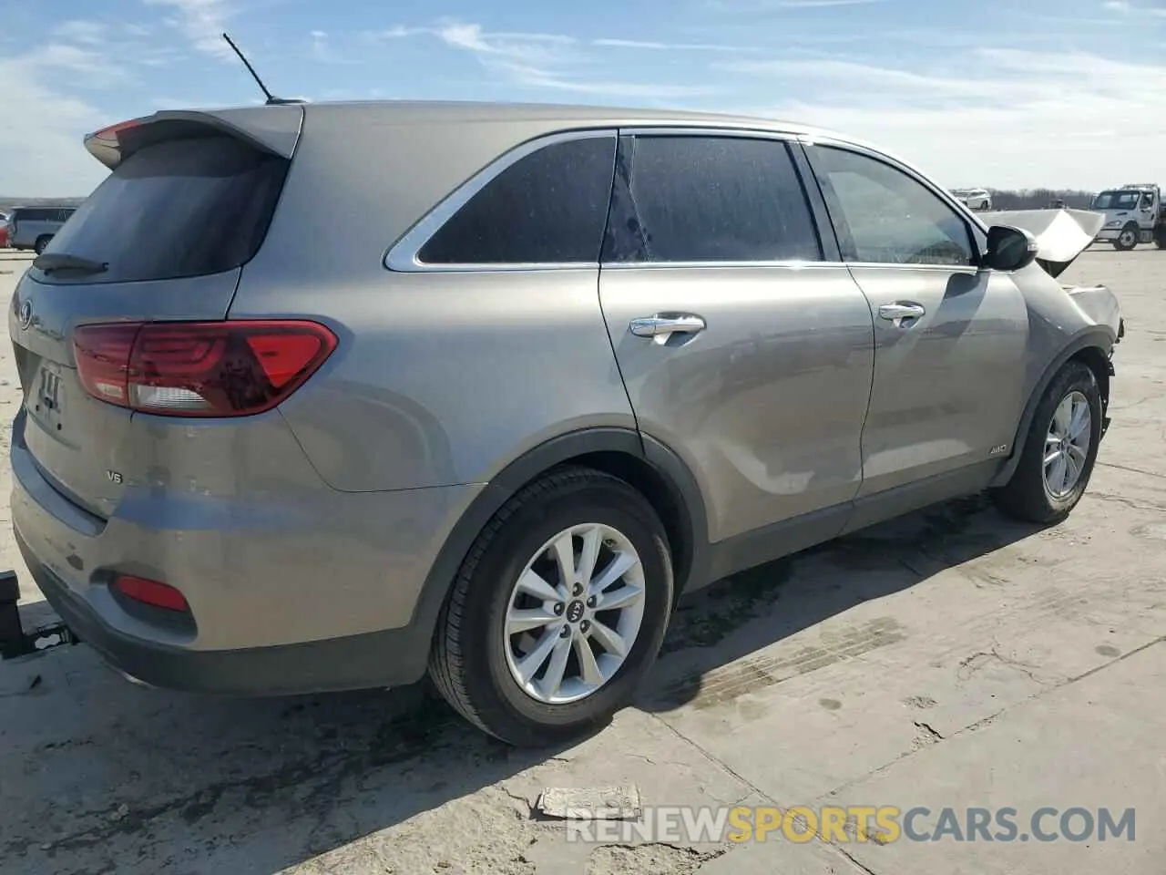3 fotografías del automóvil dañado 5XYPGDA5XKG466611 KIA SORENTO 2019