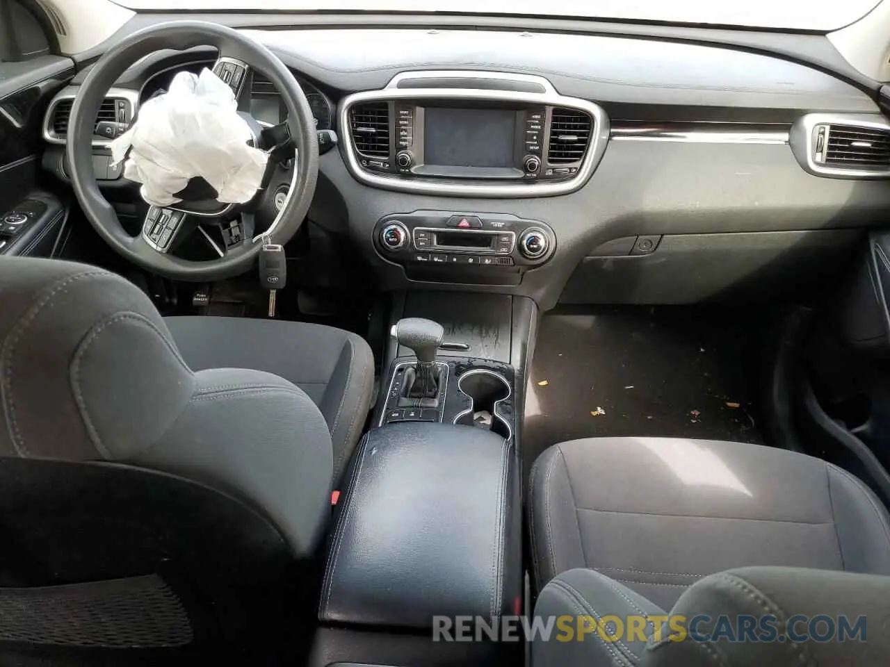 8 fotografías del automóvil dañado 5XYPGDA5XKG466611 KIA SORENTO 2019
