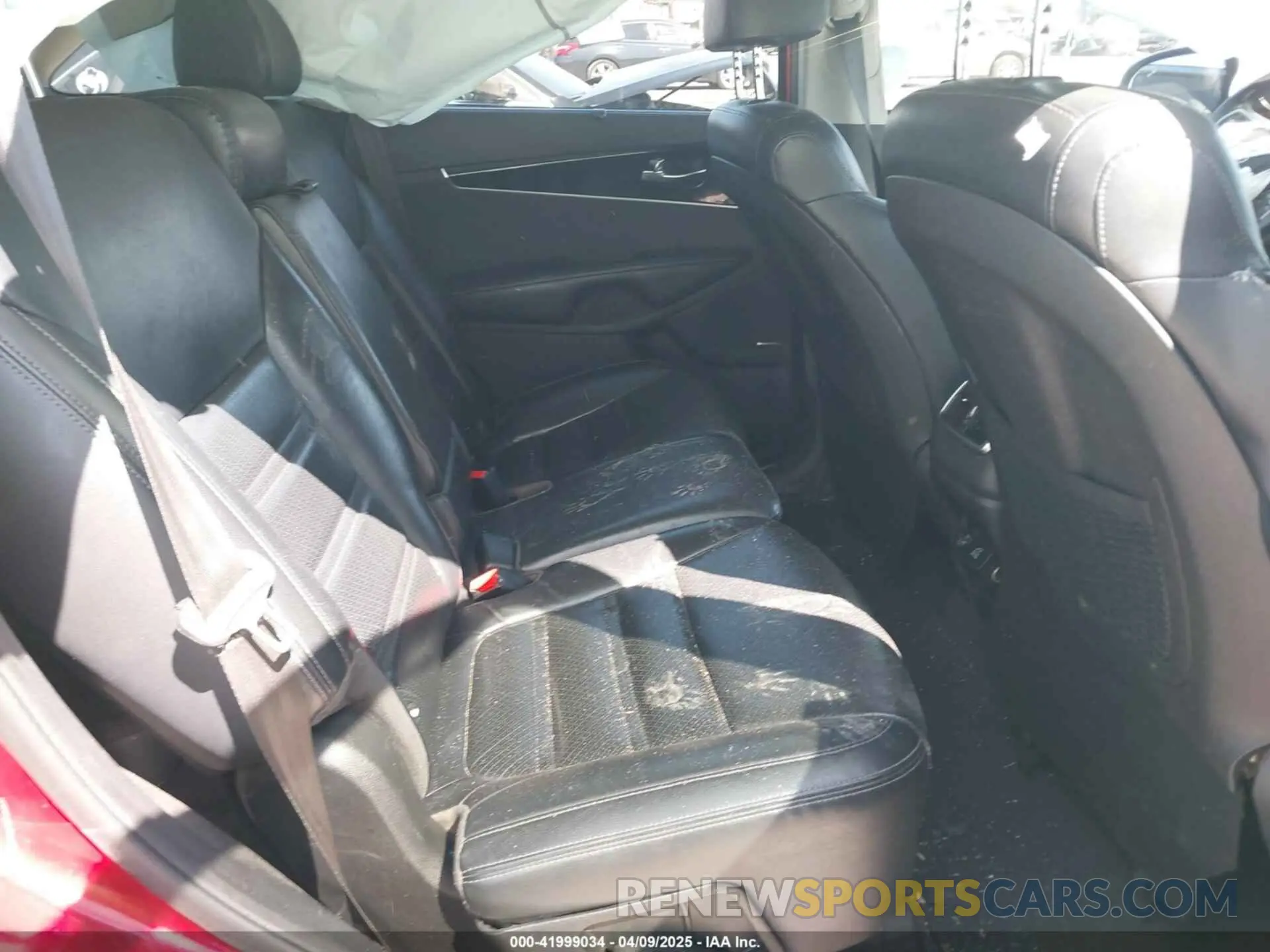8 fotografías del automóvil dañado 5XYPH4A50KG464007 KIA SORENTO 2019