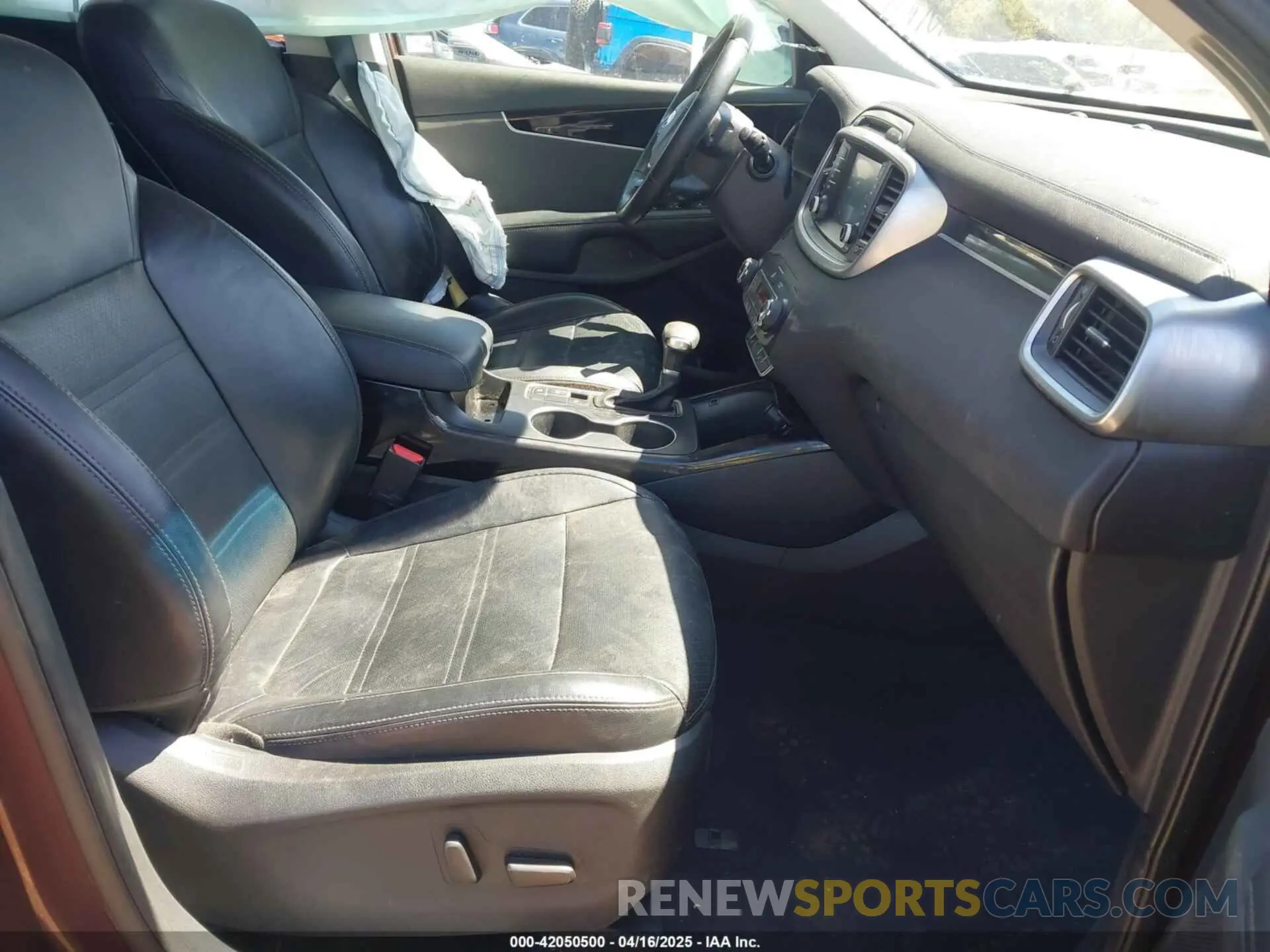5 fotografías del automóvil dañado 5XYPH4A50KG512914 KIA SORENTO 2019