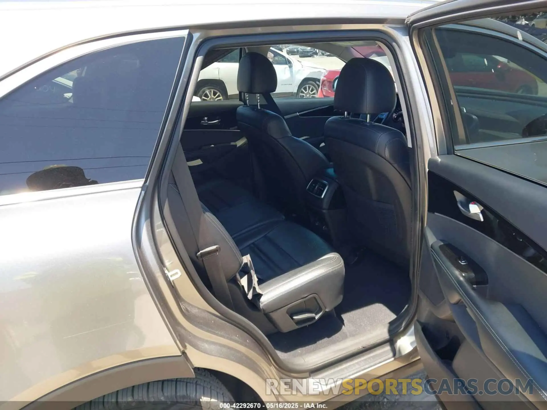 8 fotografías del automóvil dañado 5XYPH4A52KG472996 KIA SORENTO 2019