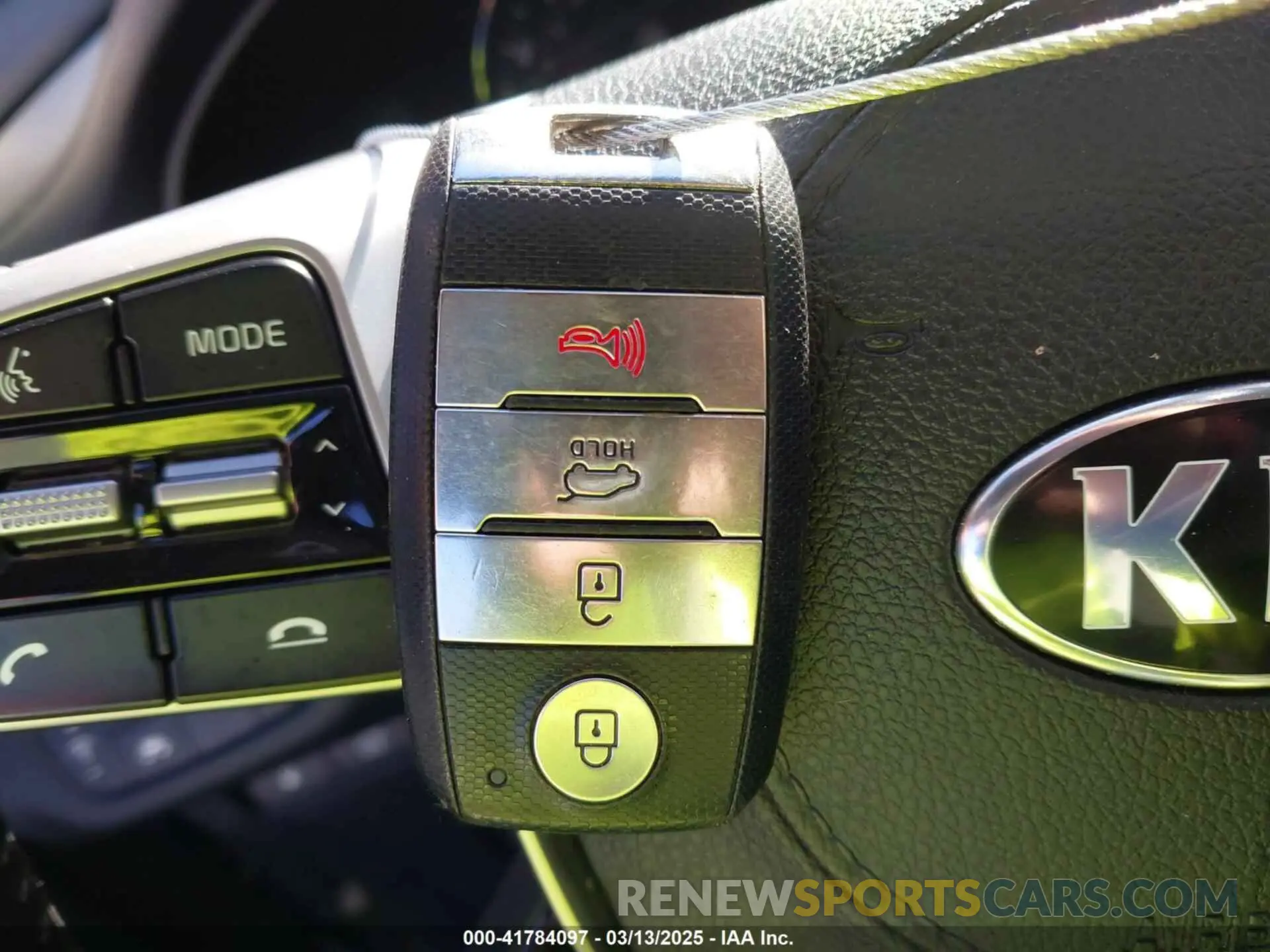 11 fotografías del automóvil dañado 5XYPH4A52KG603439 KIA SORENTO 2019