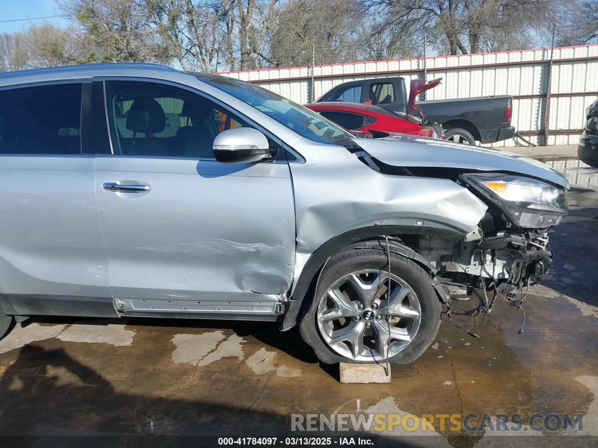 18 fotografías del automóvil dañado 5XYPH4A52KG603439 KIA SORENTO 2019