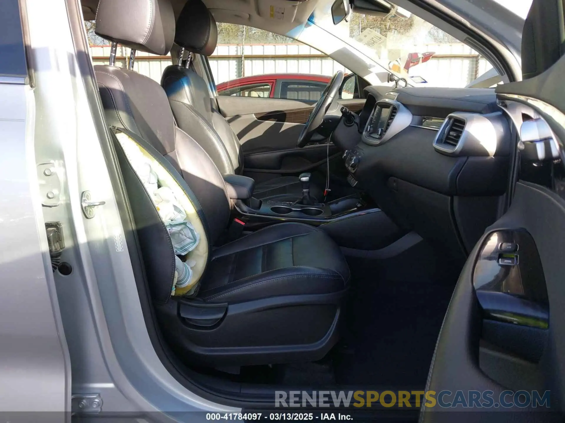 5 fotografías del automóvil dañado 5XYPH4A52KG603439 KIA SORENTO 2019