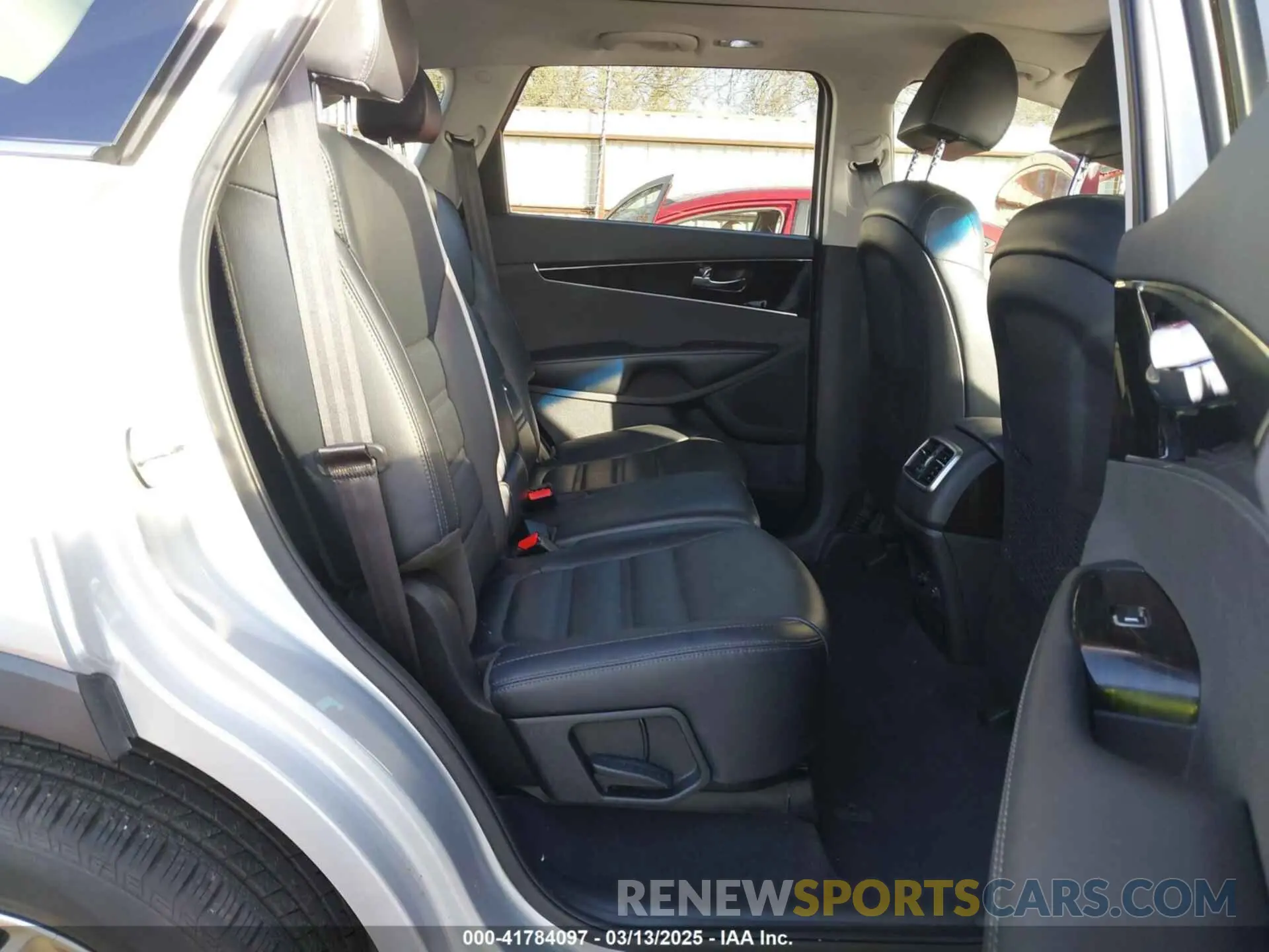 8 fotografías del automóvil dañado 5XYPH4A52KG603439 KIA SORENTO 2019