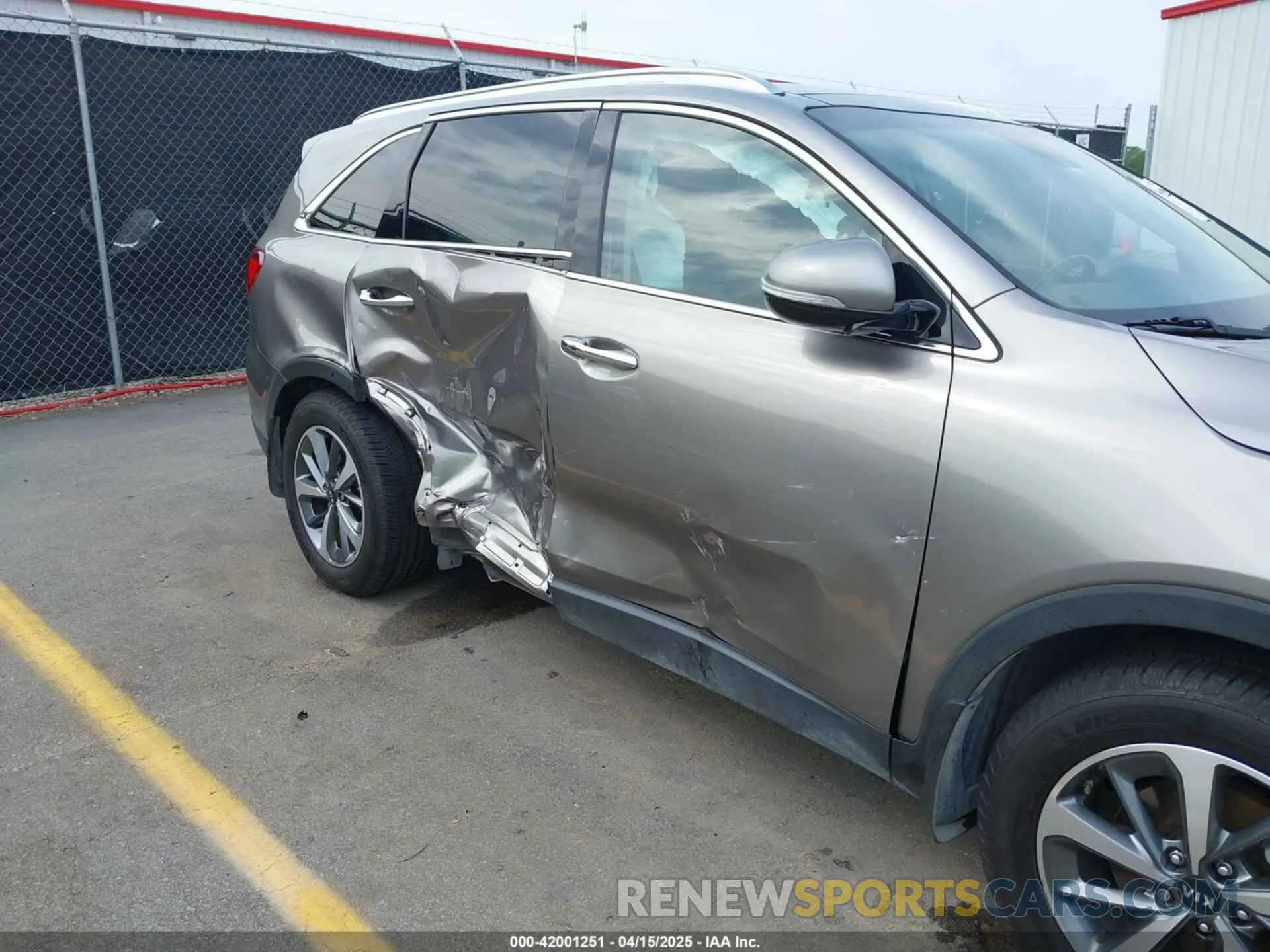 18 fotografías del automóvil dañado 5XYPH4A53KG448979 KIA SORENTO 2019