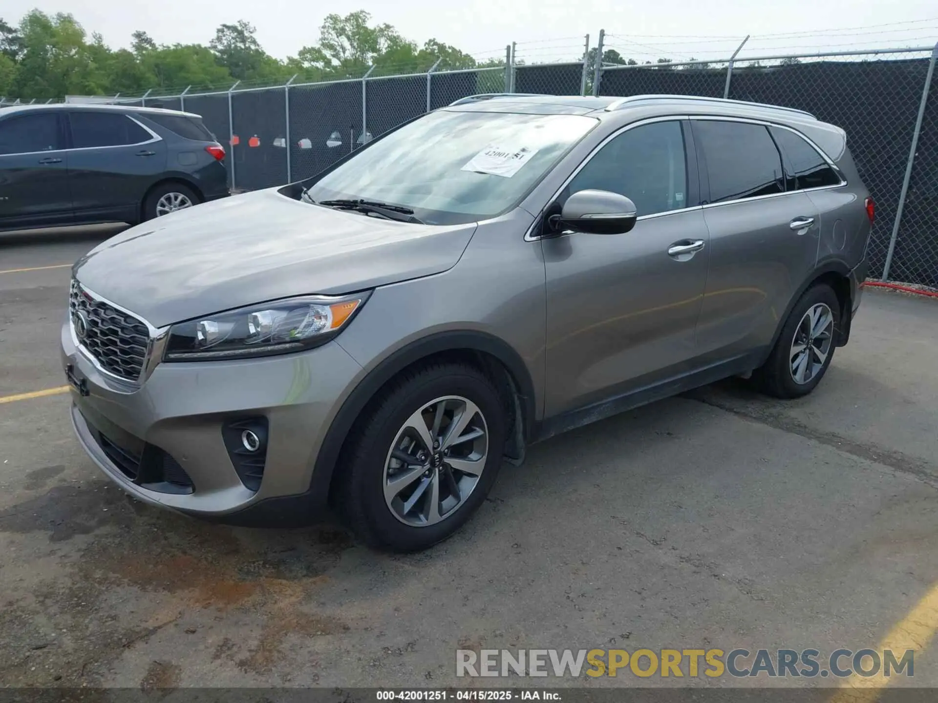 2 fotografías del automóvil dañado 5XYPH4A53KG448979 KIA SORENTO 2019