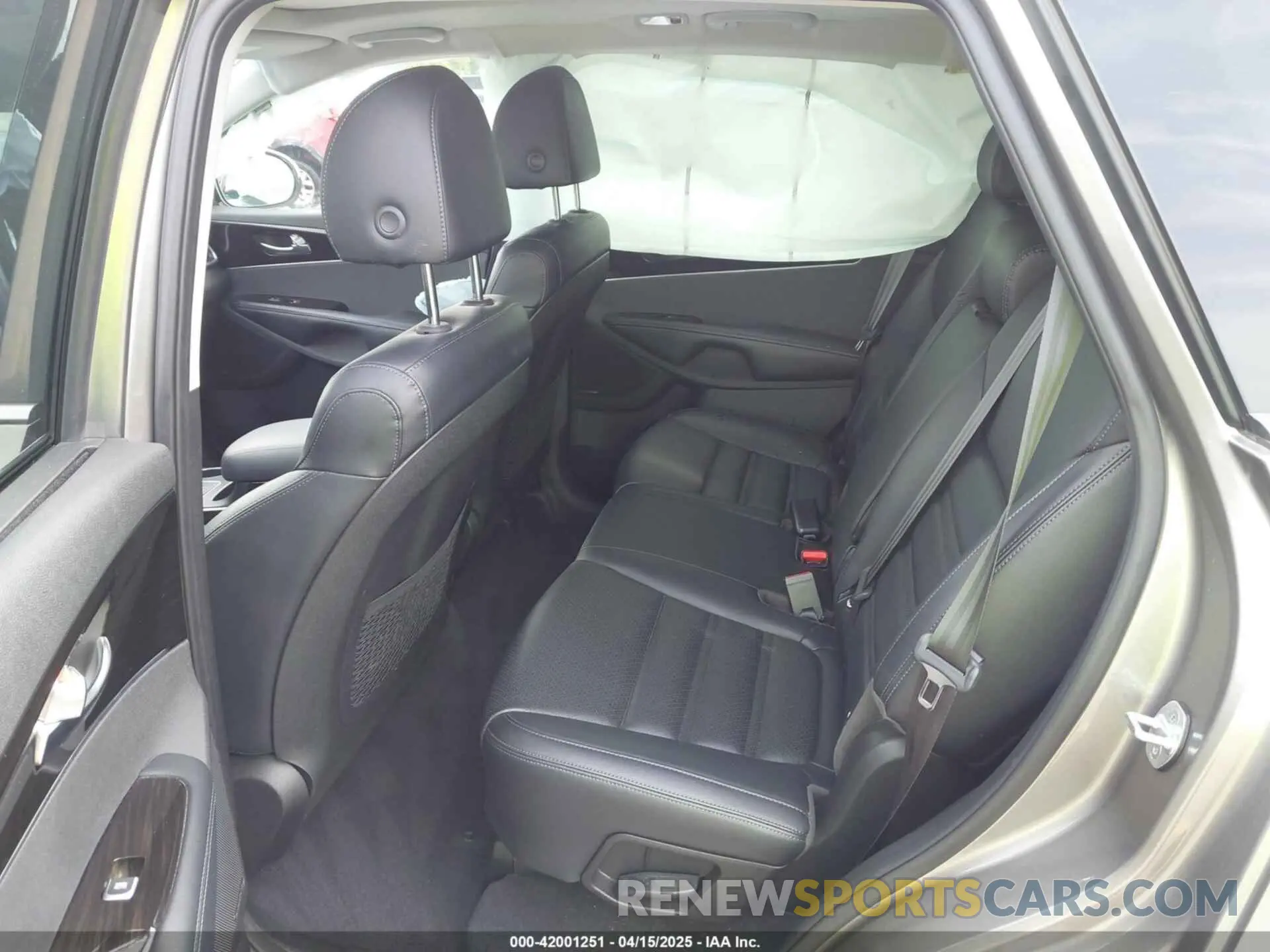 8 fotografías del automóvil dañado 5XYPH4A53KG448979 KIA SORENTO 2019