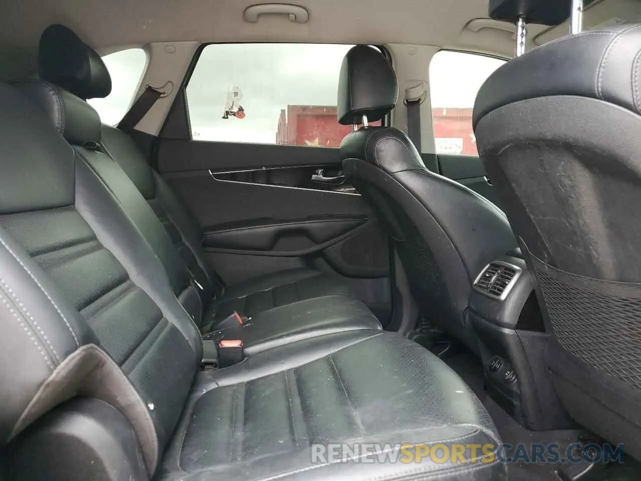11 fotografías del automóvil dañado 5XYPH4A53KG536768 KIA SORENTO 2019