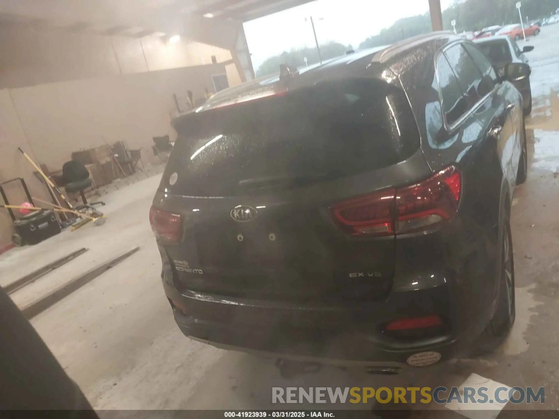 16 fotografías del automóvil dañado 5XYPH4A54KG493932 KIA SORENTO 2019