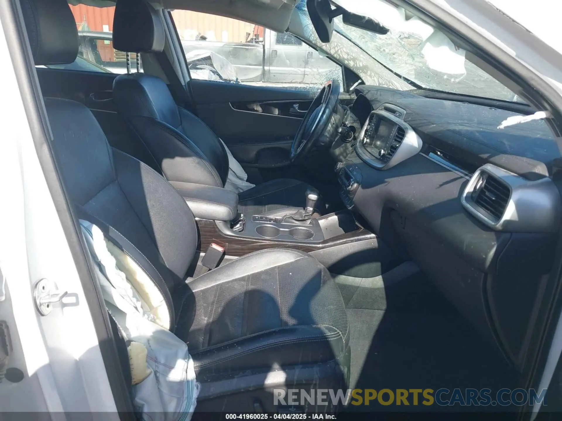 5 fotografías del automóvil dañado 5XYPH4A54KG537153 KIA SORENTO 2019