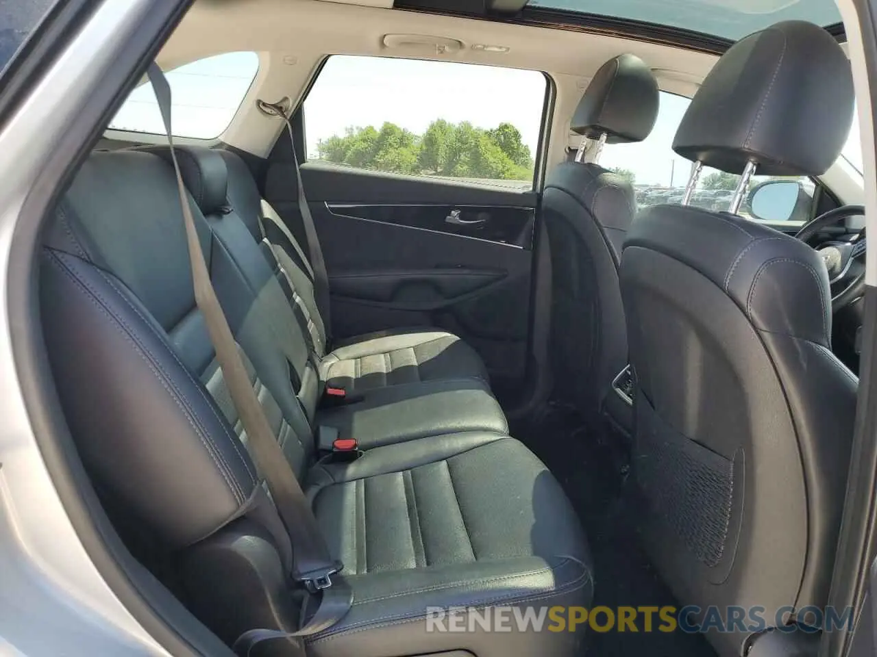 12 fotografías del automóvil dañado 5XYPH4A54KG608397 KIA SORENTO 2019