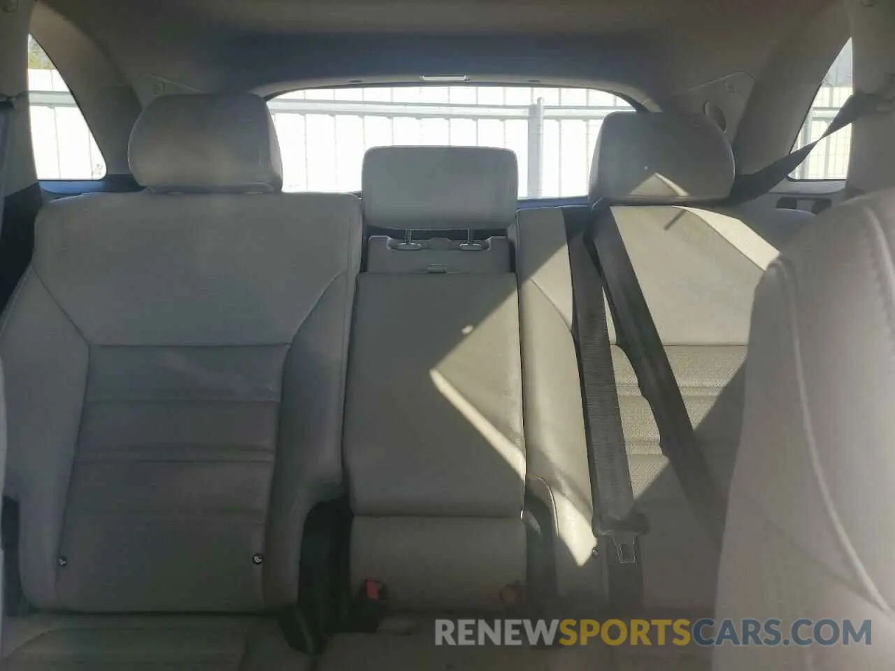 10 fotografías del automóvil dañado 5XYPH4A55KG499870 KIA SORENTO 2019