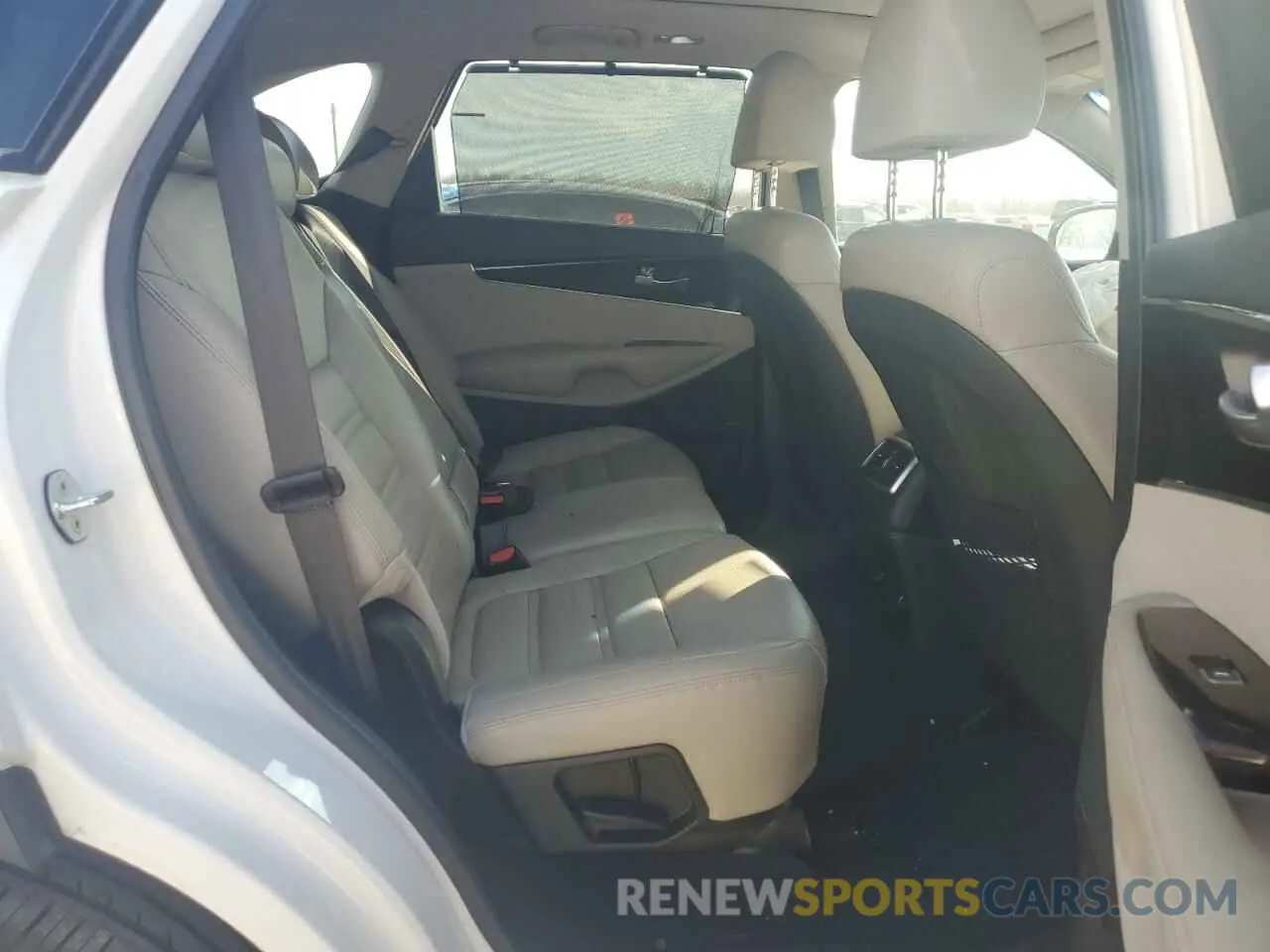 11 fotografías del automóvil dañado 5XYPH4A55KG499870 KIA SORENTO 2019