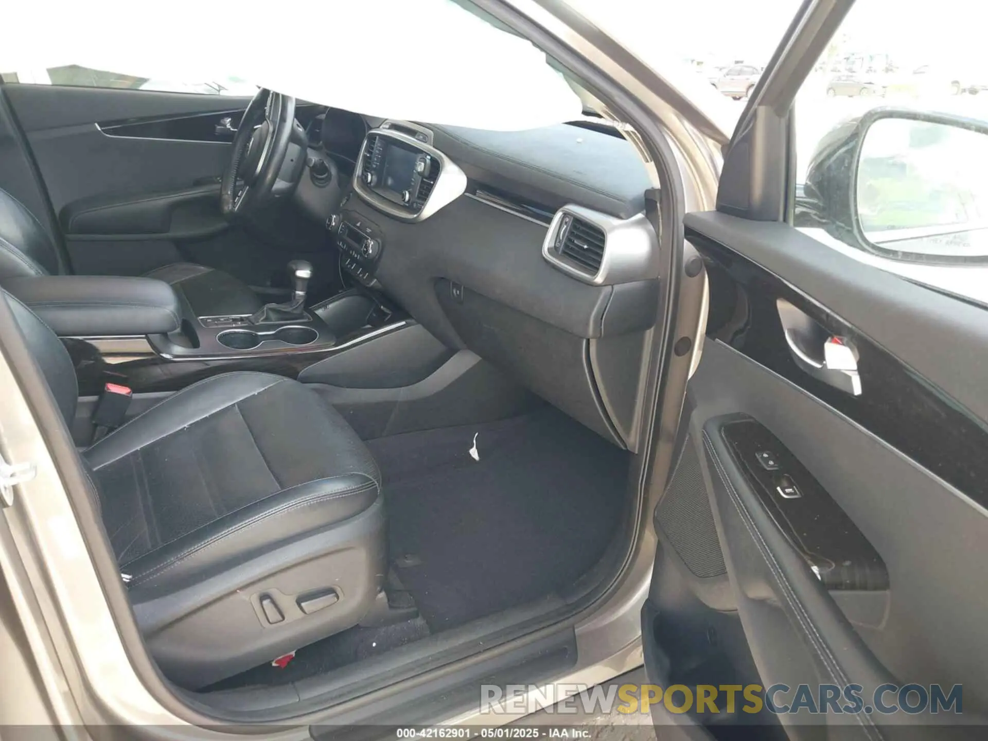 5 fotografías del automóvil dañado 5XYPH4A55KG505165 KIA SORENTO 2019