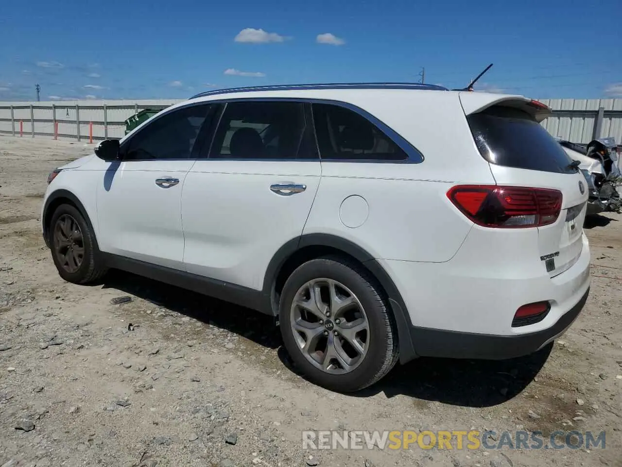 2 fotografías del automóvil dañado 5XYPH4A57KG609835 KIA SORENTO 2019
