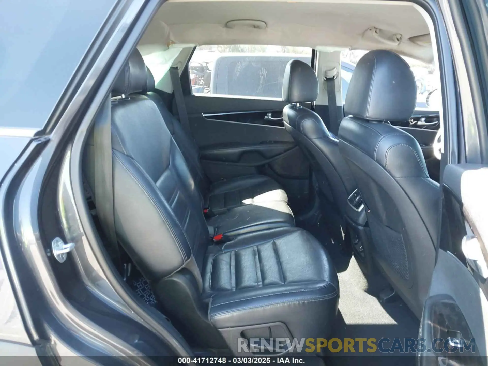 8 fotografías del automóvil dañado 5XYPH4A59KG457959 KIA SORENTO 2019