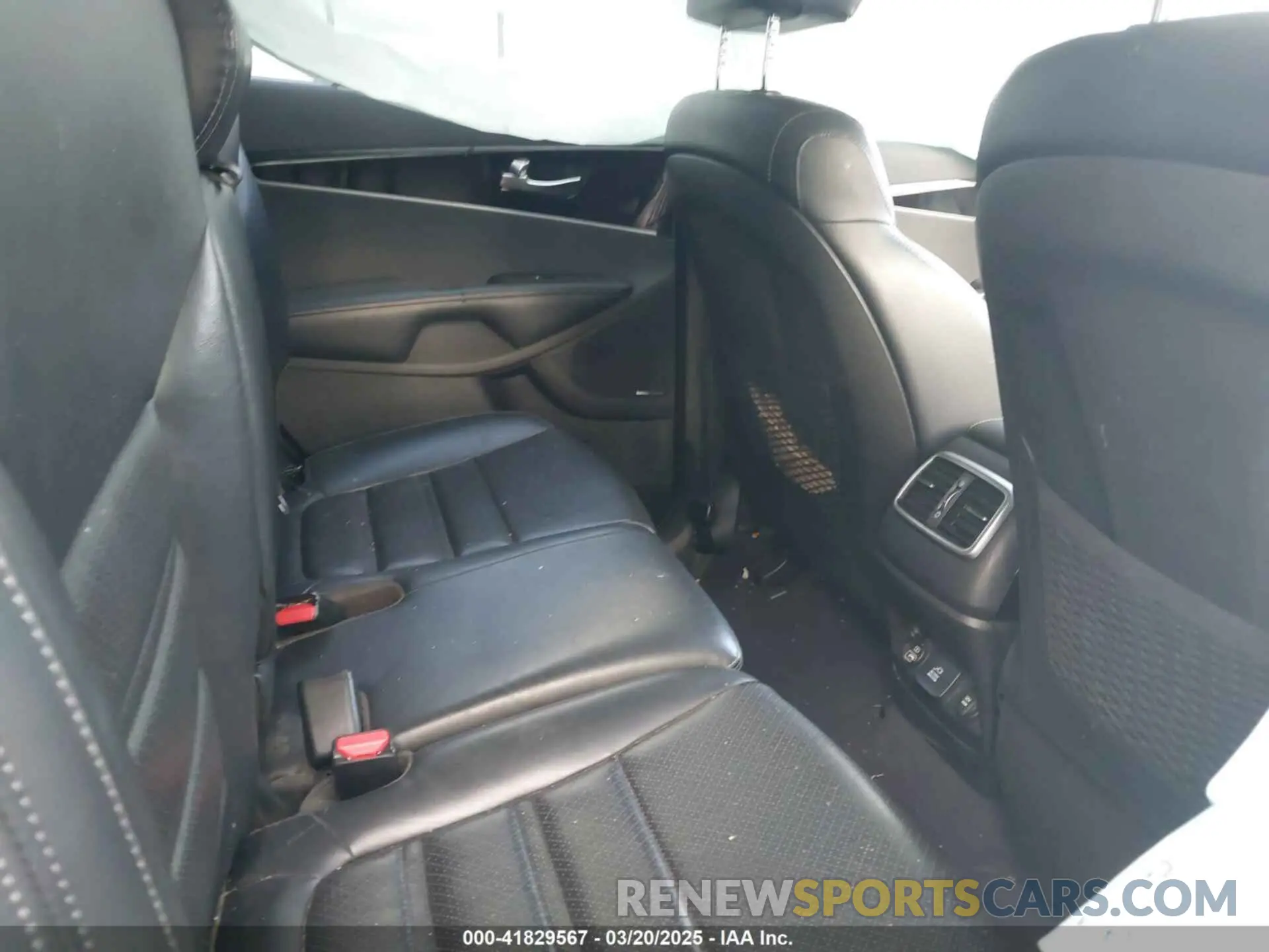 8 fotografías del automóvil dañado 5XYPH4A5XKG474169 KIA SORENTO 2019