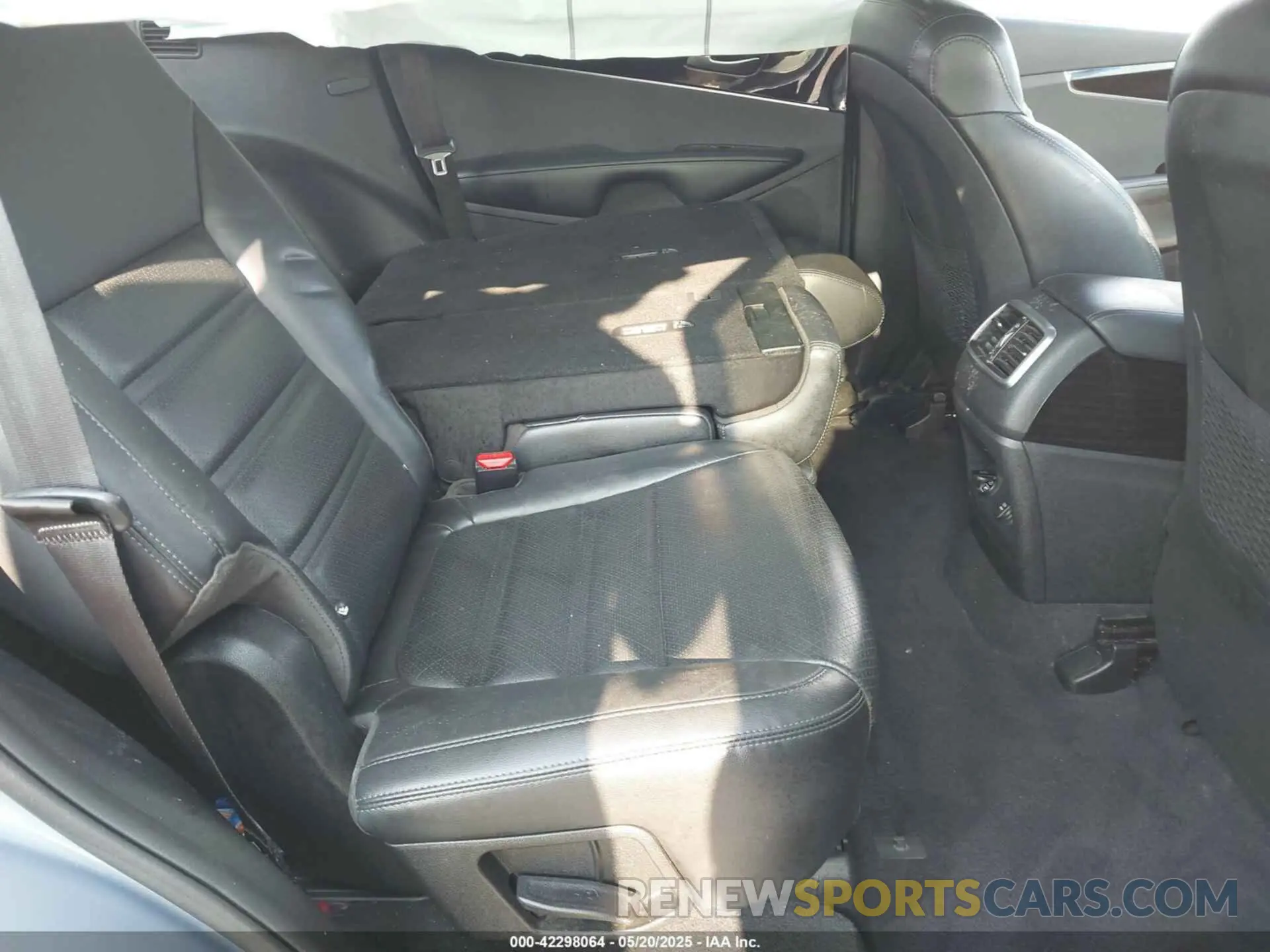 8 fotografías del automóvil dañado 5XYPHDA52KG602789 KIA SORENTO 2019