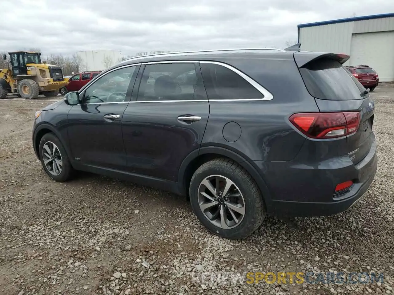 2 fotografías del automóvil dañado 5XYPHDA59KG515200 KIA SORENTO 2019