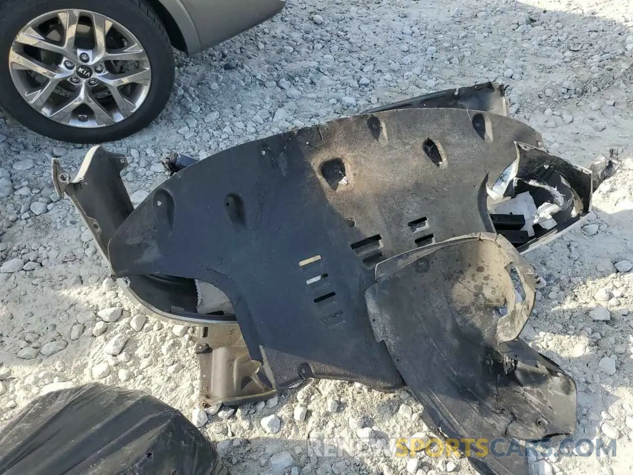 13 fotografías del automóvil dañado 5XYPK4A50KG447242 KIA SORENTO 2019