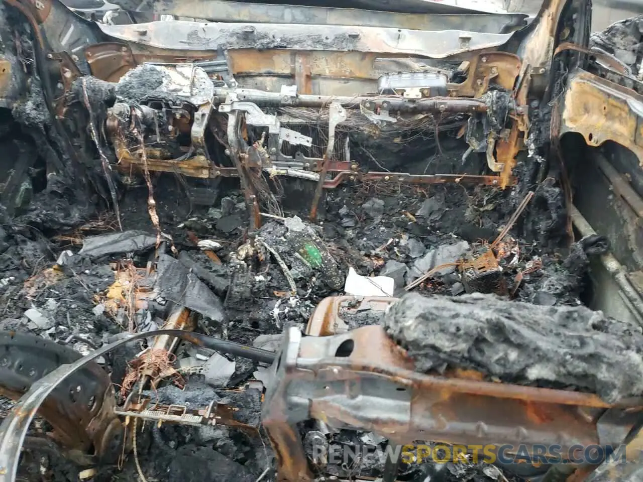 8 fotografías del automóvil dañado 5XYPK4A50KG473341 KIA SORENTO 2019