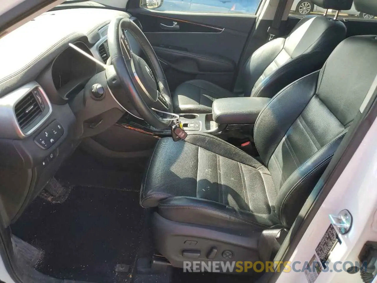 7 fotografías del automóvil dañado 5XYPK4A52KG460929 KIA SORENTO 2019
