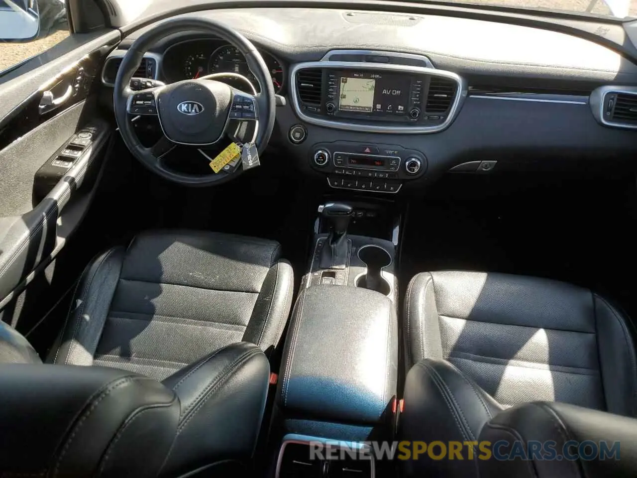 8 fotografías del automóvil dañado 5XYPK4A52KG460929 KIA SORENTO 2019