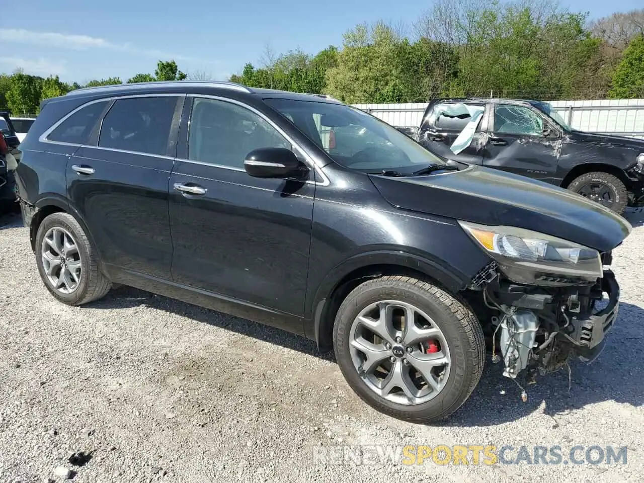 4 fotografías del automóvil dañado 5XYPK4A54KG504607 KIA SORENTO 2019