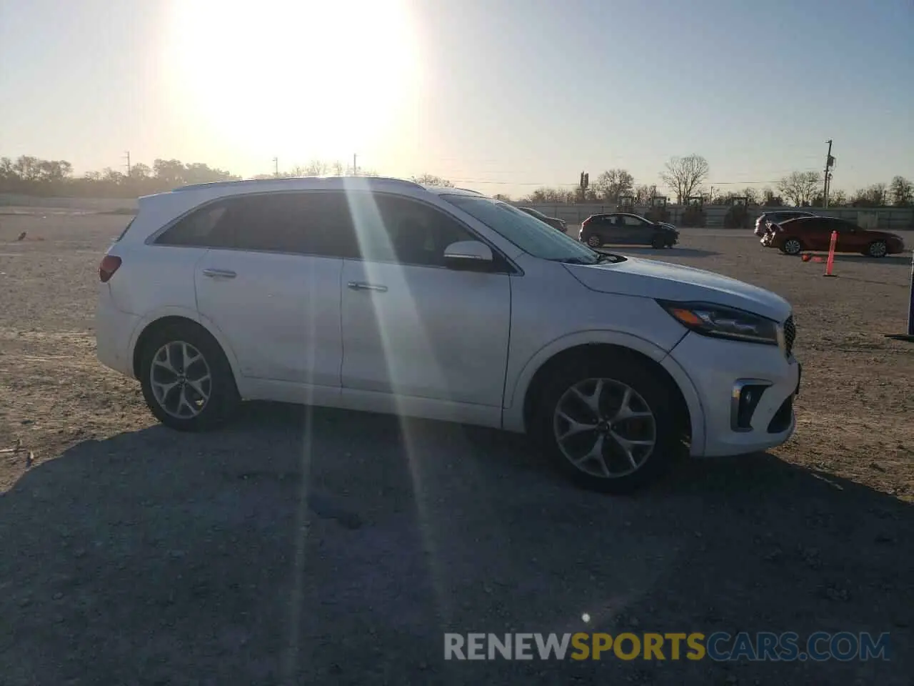 4 fotografías del automóvil dañado 5XYPK4A55KG434678 KIA SORENTO 2019