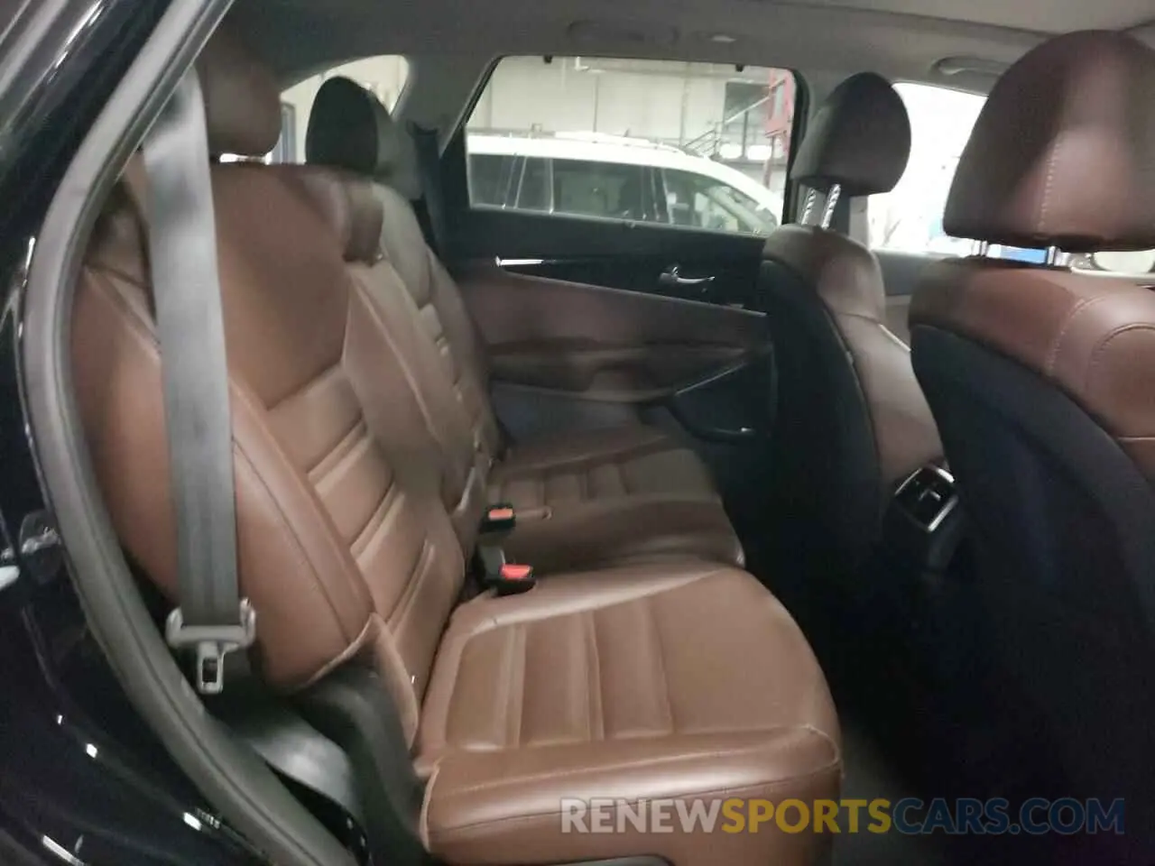 11 fotografías del automóvil dañado 5XYPKDA50KG467054 KIA SORENTO 2019