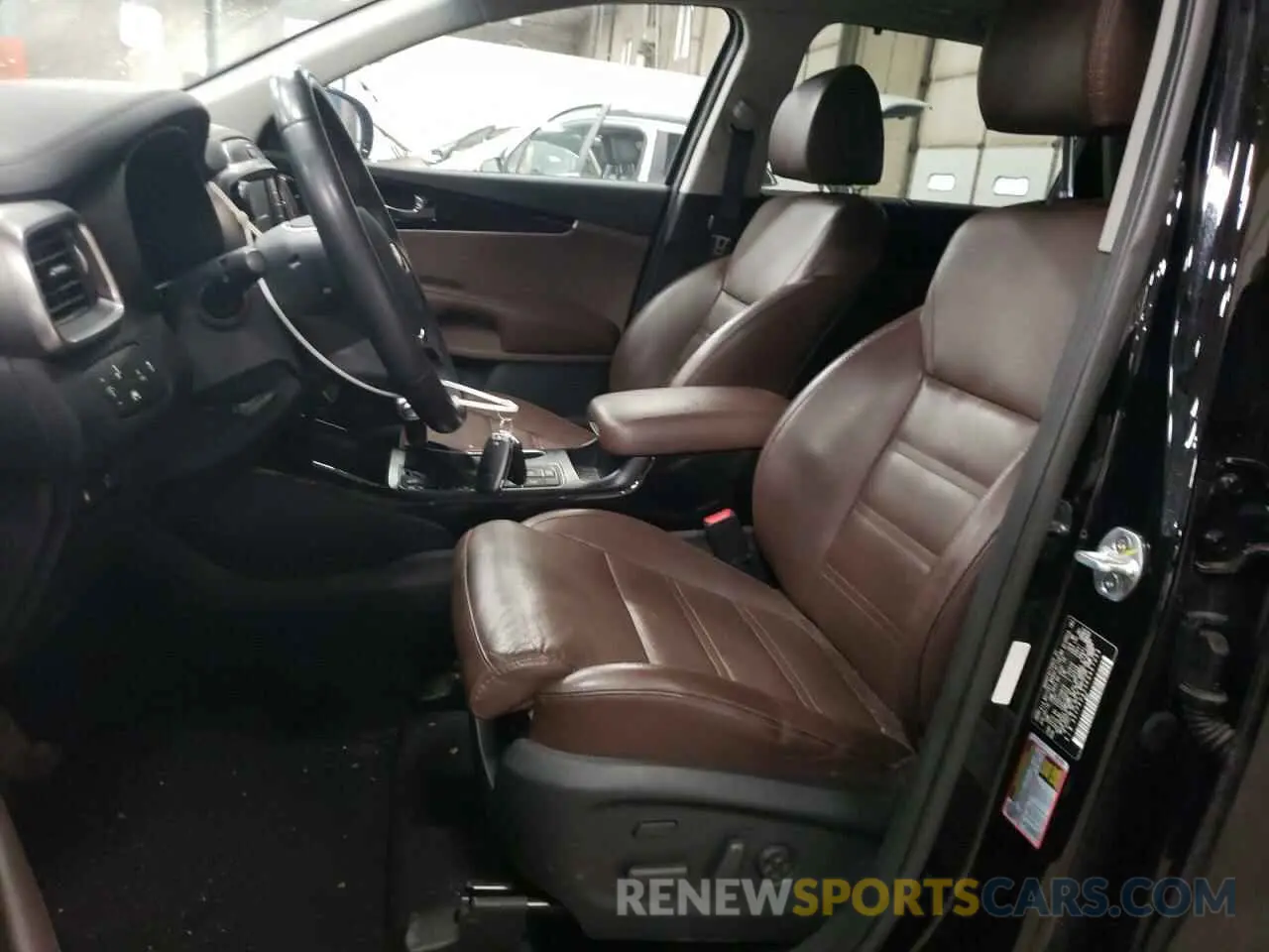 7 fotografías del automóvil dañado 5XYPKDA50KG467054 KIA SORENTO 2019