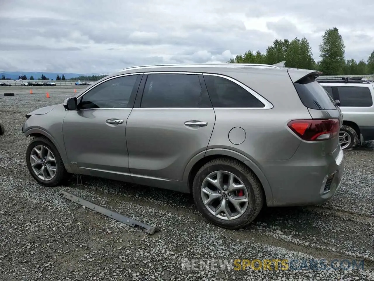 2 fotografías del automóvil dañado 5XYPKDA54KG459474 KIA SORENTO 2019