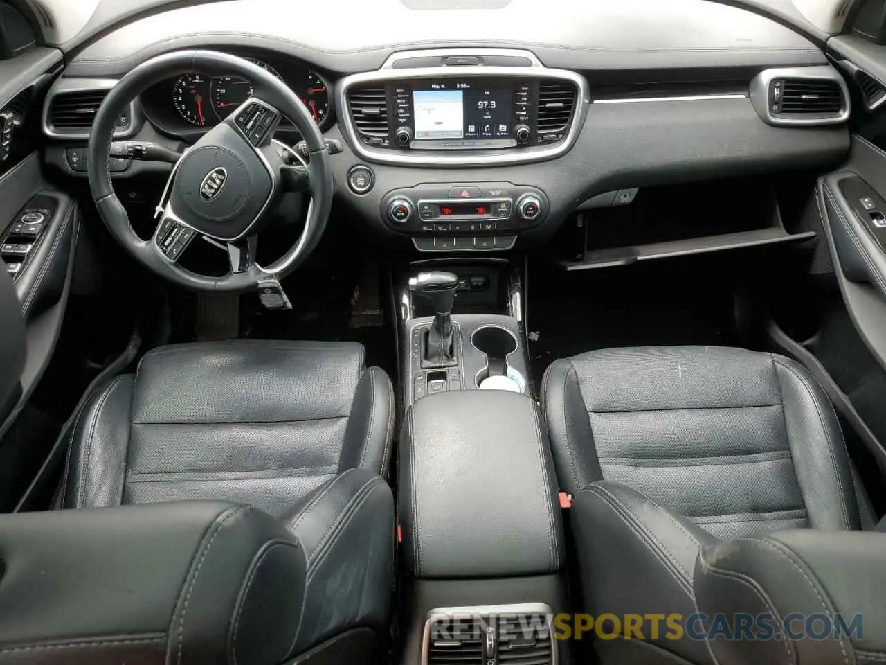 8 fotografías del automóvil dañado 5XYPKDA54KG459474 KIA SORENTO 2019