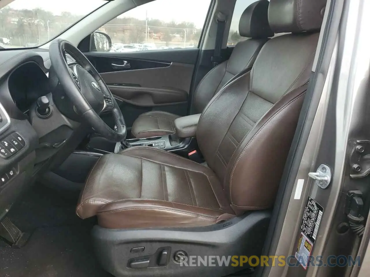 7 fotografías del automóvil dañado 5XYPKDA57KG453913 KIA SORENTO 2019